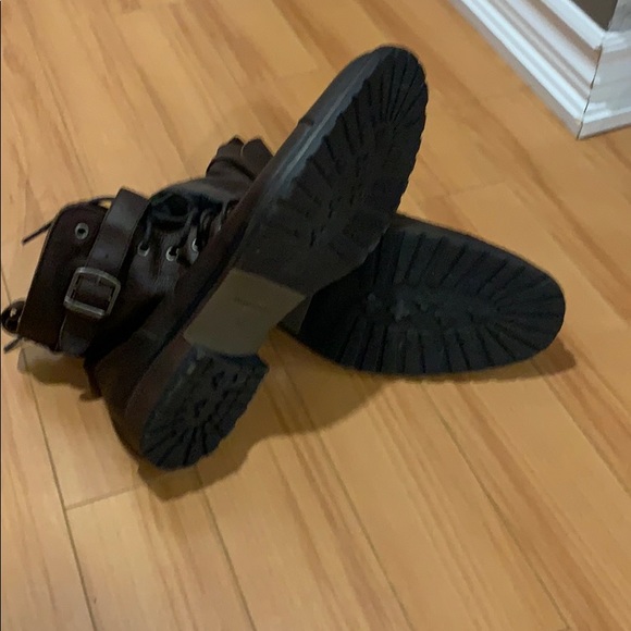 Shoes - Picture 6 of 6